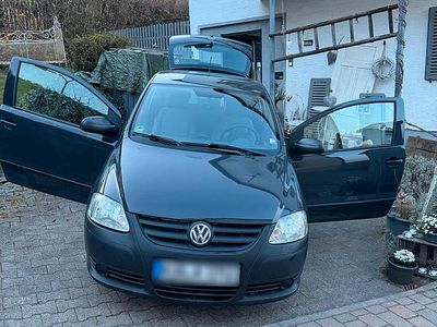 Gebraucht VW Fox 56 PS (41 kW) 2011 Grau Kleinwagen