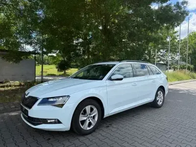 Gebraucht Skoda Superb Ambition 150 PS (110 kW) 2017 Weiß Kombi