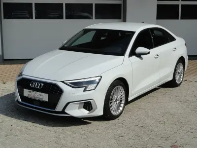 Gebraucht Audi A3 Advanced Plus 150 PS (110 kW) 2021 Gletscherweiß metallic Limousine