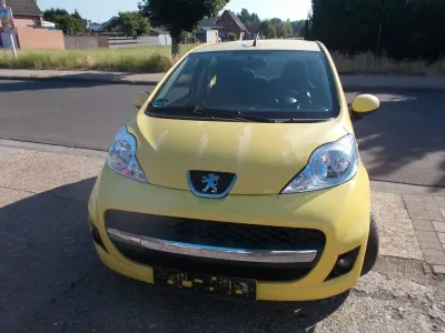 Gebraucht Peugeot 107 Filou 68 PS (50 kW) 2009 Zu lackieren gelb b0/deckende Kleinwagen