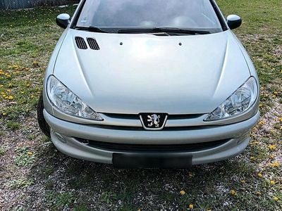 Gebraucht Peugeot 206 75 PS (55 kW) 2003 Silber Kleinwagen