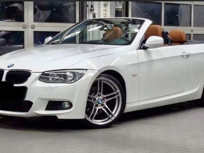 Weiß Gebraucht 2013 BMW 320 Cabriolet M Sport Cabrio | 18.999 € (Teuer)