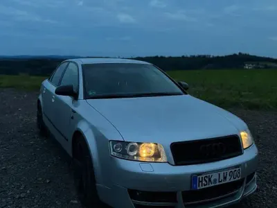 Käytetty Audi A4 220 HP (161 kW) 2001 Hopea Sedan