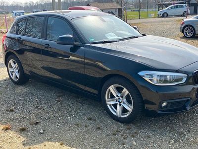Gebraucht BMW 116 115 PS (84 kW) 2016 Schwarz Kleinwagen