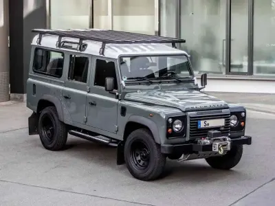 Gebraucht Land Rover Defender 122 PS (89 kW) 2013 Grün Kombi