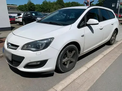 Gebraucht Opel Astra 110 PS (80 kW) 2014 Weiß Kombi
