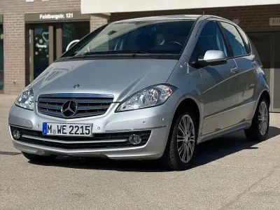 Gebraucht Mercedes A180 109 PS (80 kW) 2011 Silber Limousine