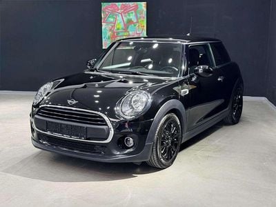 Gebraucht Mini ONE 102 PS (75 kW) 2019 Midnight black metallic Kleinwagen