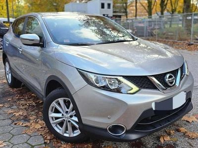 Gebraucht Nissan Qashqai Acenta 163 PS (119 kW) 2015 Silber SUV
