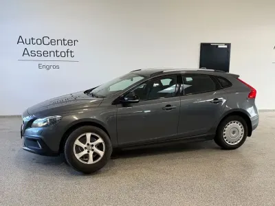 Gebraucht Volvo V40 CC Momentum 114 PS (83 kW) 2014 Grau Kombi