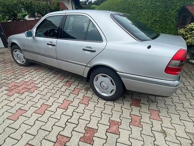 Mercedes C180