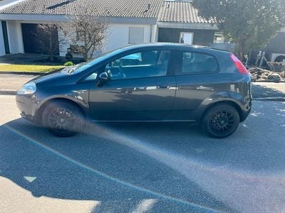 Gebraucht Fiat Grande Punto Active 79 PS (58 kW) 2009 Grau Kleinwagen