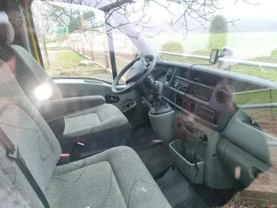 Used Renault Master 120 HP (88 kW) 2009 Yellow Minivan