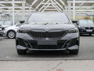 Neu BMW 530e M Sport 299 PS (219 kW) 2025 Schwarz Kombi