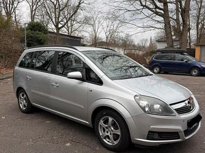 Grau Gebraucht 2005 Opel Zafira Van / Kleinbus | 2.500 € (Fairer Preis)