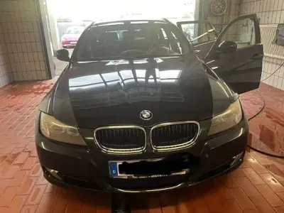 Gebraucht BMW 320 Exclusive 184 PS (135 kW) 2010 Schwarz Kombi