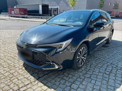 Second-hand Toyota Corolla 98 CP (72 kW) 2024 Negru Break