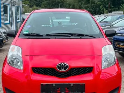 Gebraucht Toyota Yaris Cool 69 PS (50 kW) 2011 Rot Kleinwagen