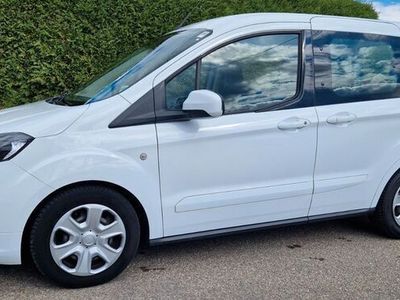 Gebraucht Ford Tourneo Courier Trend 75 PS (55 kW) 2020 Weiß Van / Kleinbus