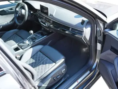 Gebraucht Audi A4 Sport 190 PS (139 kW) 2018 Grau Kombi