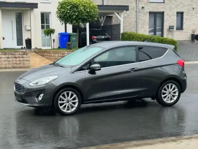 Gebraucht Ford Fiesta Titanium 95 PS (69 kW) 2020 Grau Kleinwagen