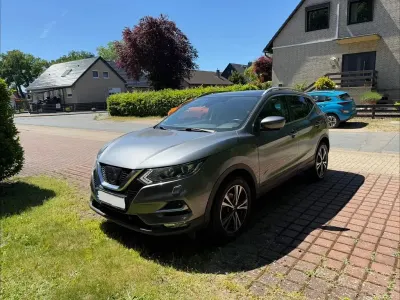 Gebraucht Nissan Qashqai 116 PS (85 kW) 2017 Grau SUV