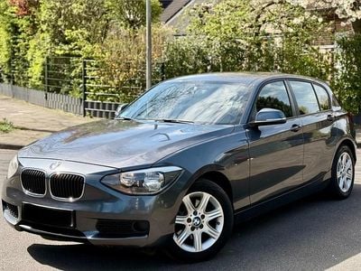 Begagnad BMW 118 Sport Line 170 HK (125 kW) 2012 Grå Halvkombi