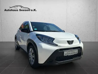 Gebraucht Toyota Aygo X X-play 72 PS (52 kW) 2024 Weiß SUV