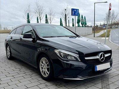Gebraucht Mercedes CLA180 Shooting Brake 122 PS (89 kW) 2016 Schwarz Kombi