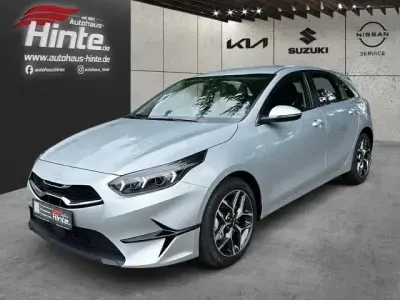 Neu Kia Ceed Spirit 140 PS (102 kW) 2025 Kcs) sparkling silver m (silber Kleinwagen