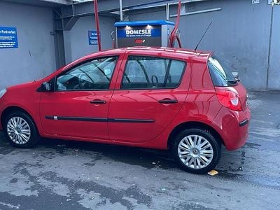 Gebraucht Renault Clio II 65 PS (47 kW) 2006 Rot Kleinwagen