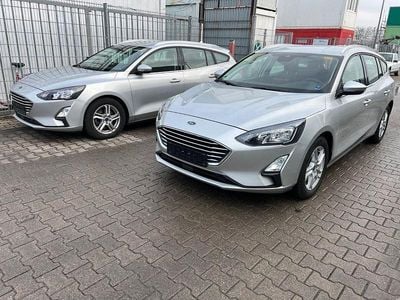 Silber Gebraucht 2021 Ford Focus Cool & Connect Limousine | 14.990 € (Fairer Preis)