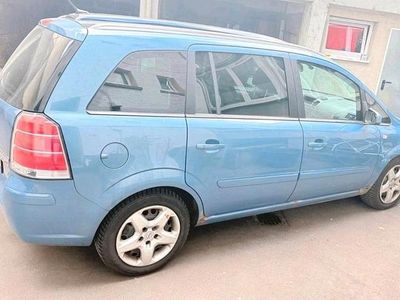 Usata Opel Zafira 2007 Blu Monovolume