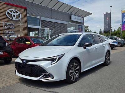 Nouă Toyota Corolla 178 CP (130 kW) 2026 Alb Break