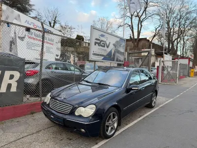 Gebraucht Mercedes C180 143 PS (105 kW) 2003 Blau Limousine