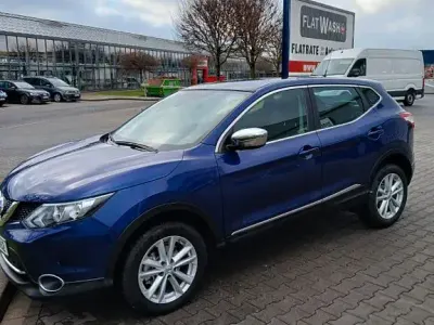 Gebraucht Nissan Qashqai N-Connecta 131 PS (96 kW) 2016 Blau SUV