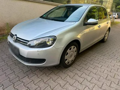 Gebraucht VW Golf VI 140 PS (102 kW) 2009 Silber Limousine