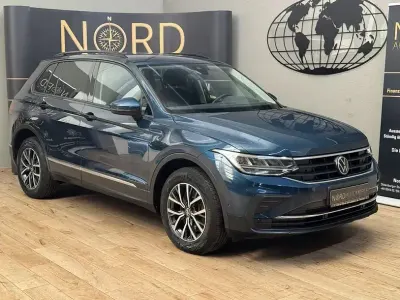 Gebraucht VW Tiguan Life 245 PS (180 kW) 2022 Nightshade blue metalli (metallic) SUV