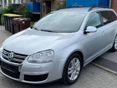 Gebraucht VW Golf VI Comfortline 105 PS (77 kW) 2009 Reflexsilber metallic Kleinwagen