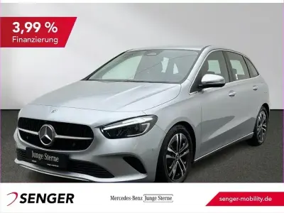 Używany Mercedes B200 Advanced 163 KM (119 kW) 2025 Srebrny Minivan