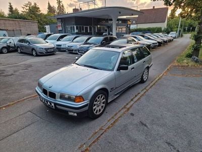 BMW 323
