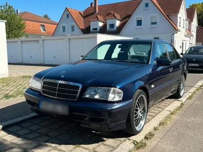 Gebraucht Mercedes C240 170 PS (125 kW) 1997 Blau Limousine