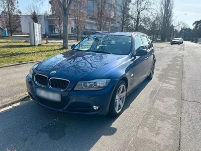 Gebraucht BMW 320 184 PS (135 kW) 2011 Blau Kombi