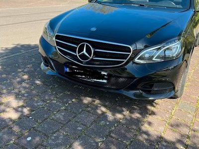 Używany Mercedes E220 170 KM (125 kW) 2017 Czarny Kombi