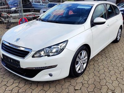 Gebraucht Peugeot 308 Active 120 PS (88 kW) 2016 Weiß Kombi