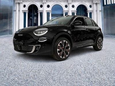 Neu Fiat 600 La Prima 101 PS (74 kW) 2026 Schwarz SUV