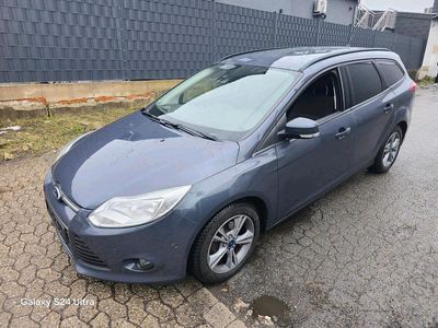 Gebraucht Ford Focus 115 PS (84 kW) 2014 Blau Kombi