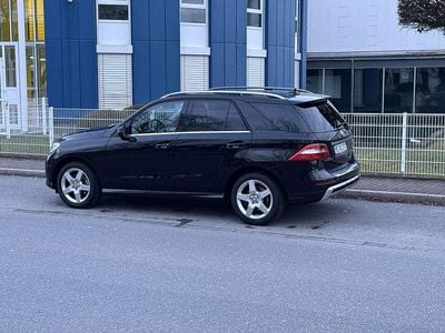 Gebraucht Mercedes ML350 258 PS (189 kW) 2015 Schwarz SUV