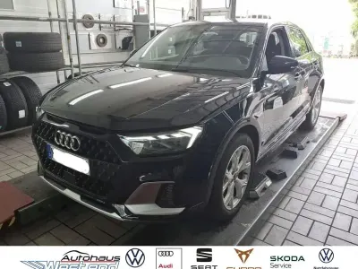 Gebraucht Audi A1 Ambiente 110 PS (80 kW) 2022 Firmamentblau (metallic) SUV