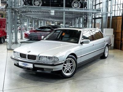 Gebraucht BMW 750 326 PS (239 kW) 1997 Silber Limousine